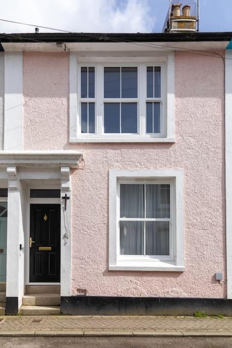 No.five Holiday home